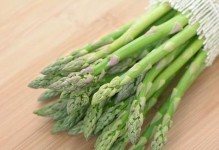 芦笋可以生吃吗？（探究芦笋的生食方式和注意事项）